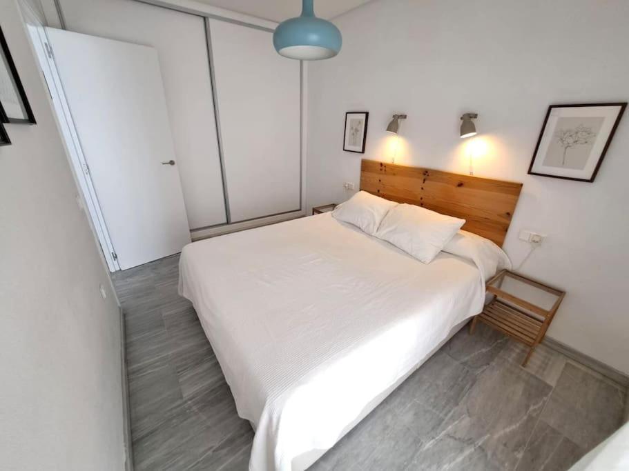 Apartment Enjoy The Historic Center Of Chiclana By C. Dreams