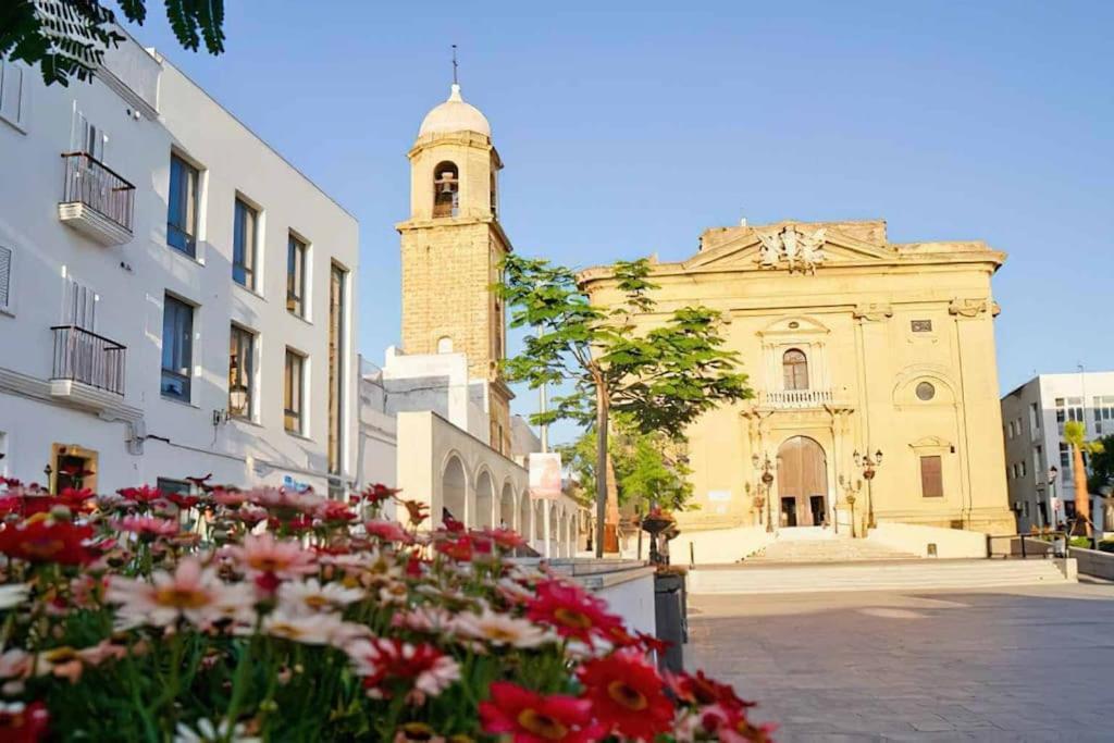 Apartment Enjoy The Historic Center Of Chiclana By C. Dreams *